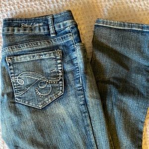 Ethyl women’s jeans size 4T.Straight leg Mid rise.